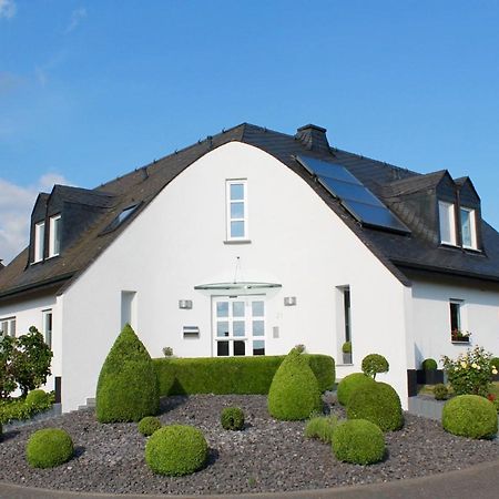 Ferienwohnung Auf Der Moselhoehe - Naehe Koblenz Und Cochem ディーブリヒ エクステリア 写真