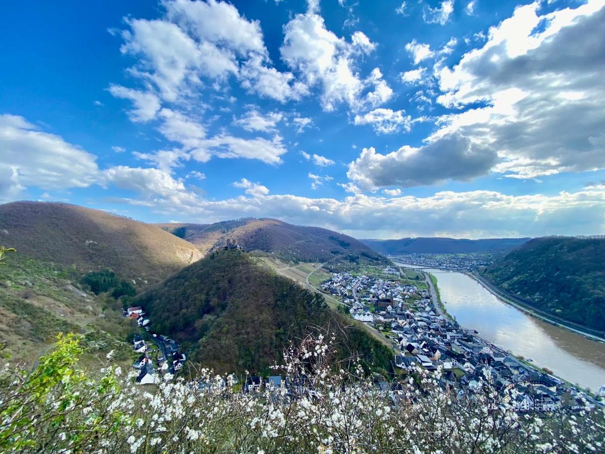 Ferienwohnung Auf Der Moselhoehe - Naehe Koblenz Und Cochem ディーブリヒ エクステリア 写真